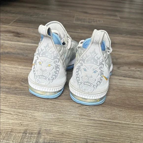 LeBron 16 MLPS size 8 - Picture 3 of 5